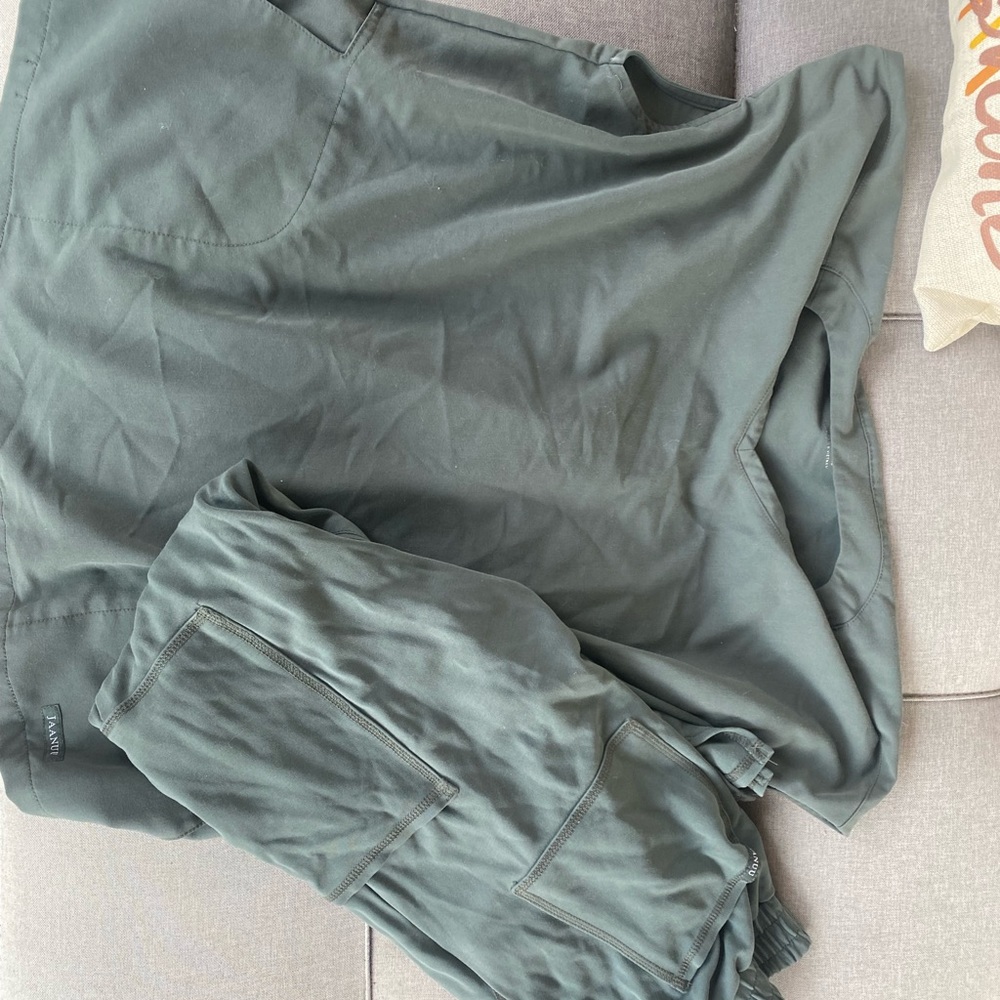 JAANUU scrubs dark green/pewter color top (M) bottom (M)